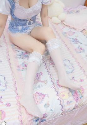年轻的小子三级